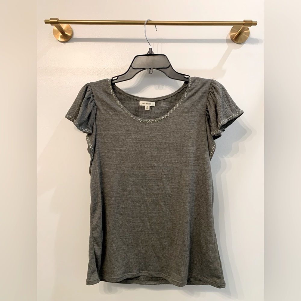 Relaxed fit olive green top, size xs